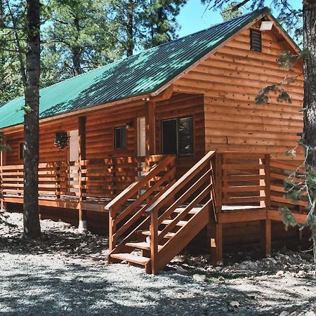 Pinewoods Resort And Rv Park Duck Creek Village Buitenkant foto