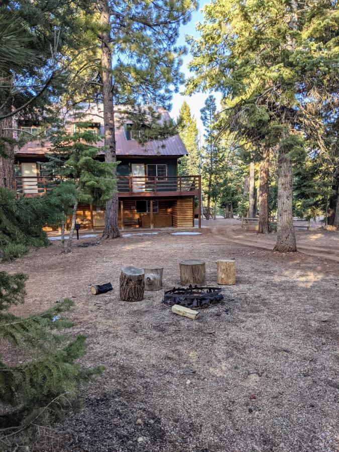 Pinewoods Resort And Rv Park Duck Creek Village Buitenkant foto
