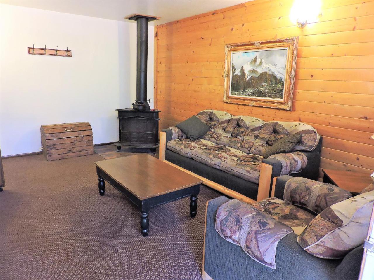 Pinewoods Resort And Rv Park Duck Creek Village Buitenkant foto